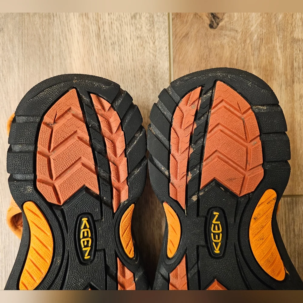 Keen Wonen's Newport Sandals In Orange - Size 9 - Picture 7 of 10